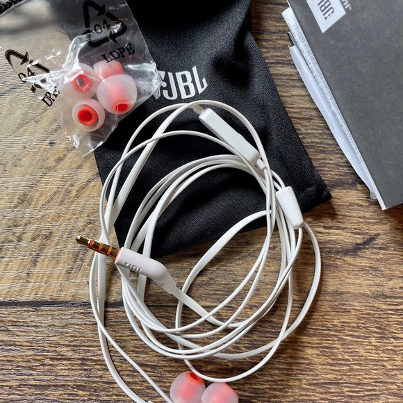 NEW JBL Wired Earbuds